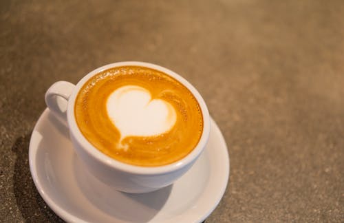 cafe latte, demleme kahve, Kahve içeren Ücretsiz stok fotoğraf