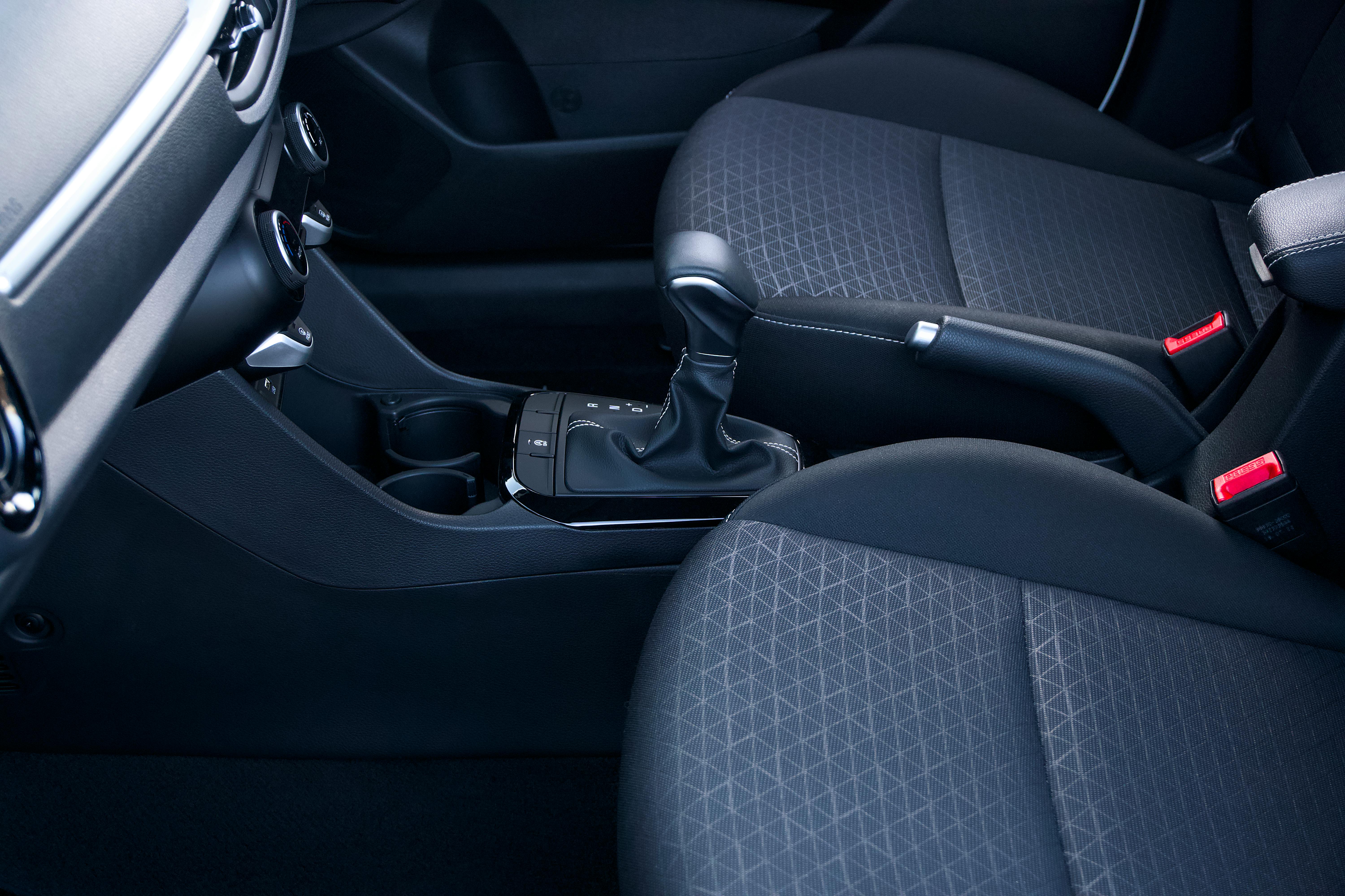Affordable Travel Car Seats with Cup Holders (2026): Safe, Practical, and Wallet-Friendly