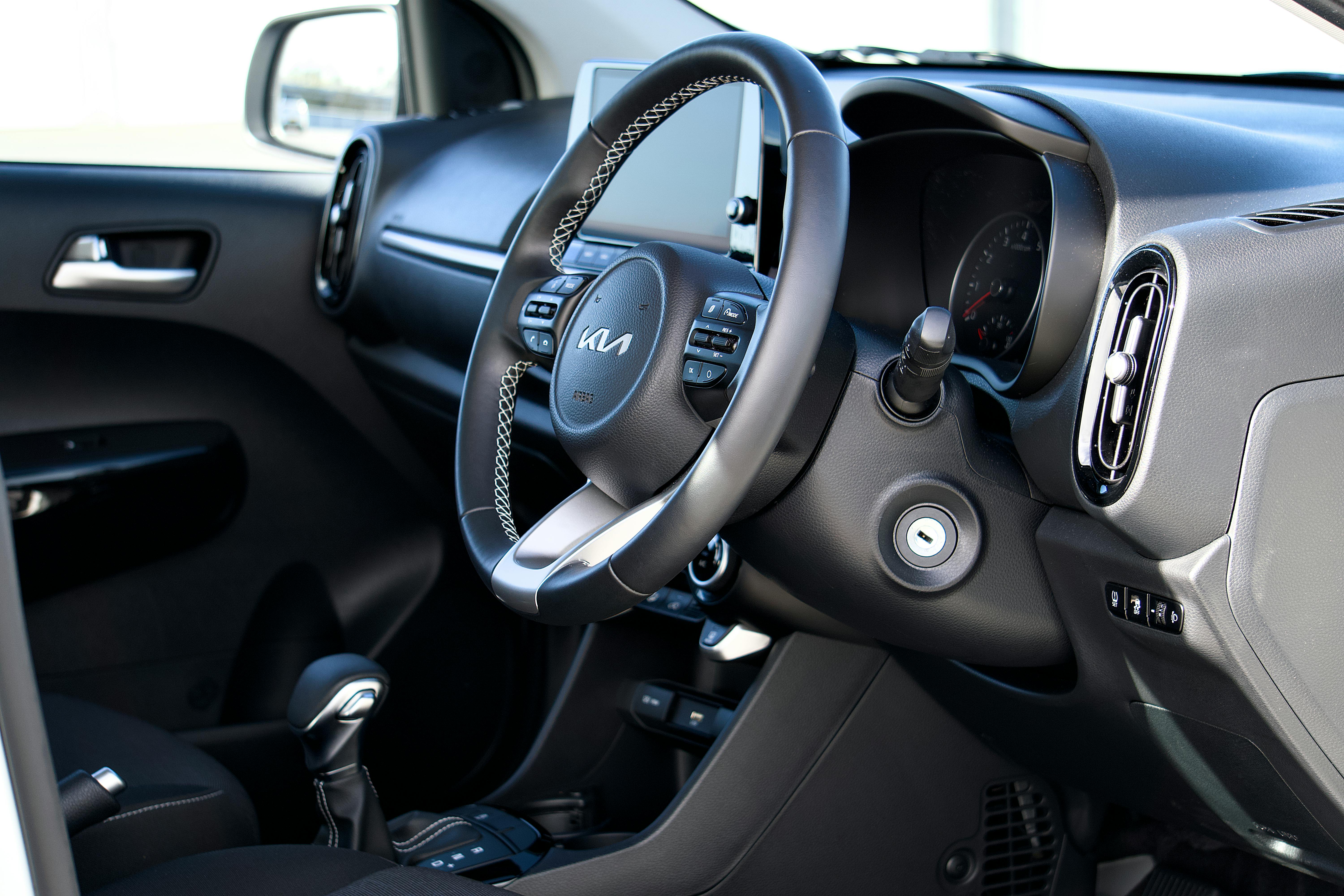 Next-Gen Pleos Connect Infotainment Coming to Hyundai, Genesis, Kia Vehicles — Photo by Mike Bird on Pexels