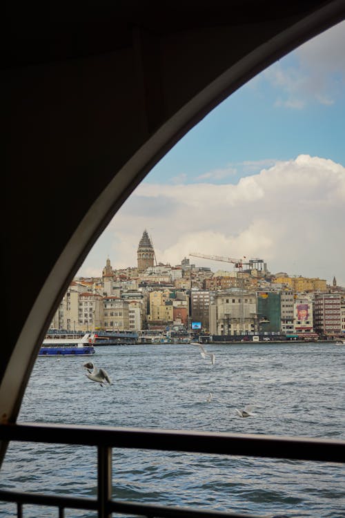 Kostnadsfri bild av bosphorus, färjor, galatatornet