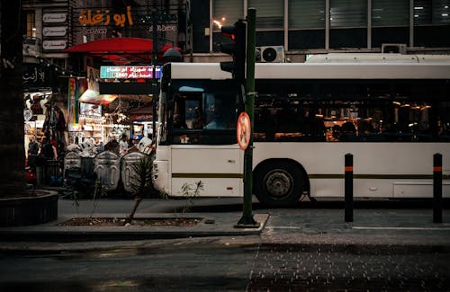 คลังภาพถ่ายฟรี ของ กลางคืน, การขนส่งสาธารณะ, ถนน