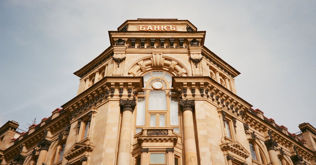 Central Bank Power Grab Accelerates as Regulators Fight for Crypto Territory