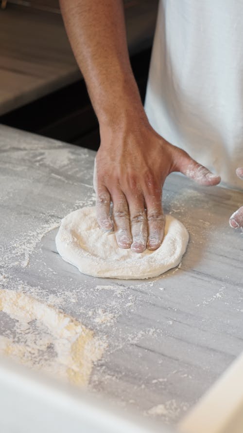 Ilmainen kuvapankkikuva tunnisteilla kokki, mies, pizza