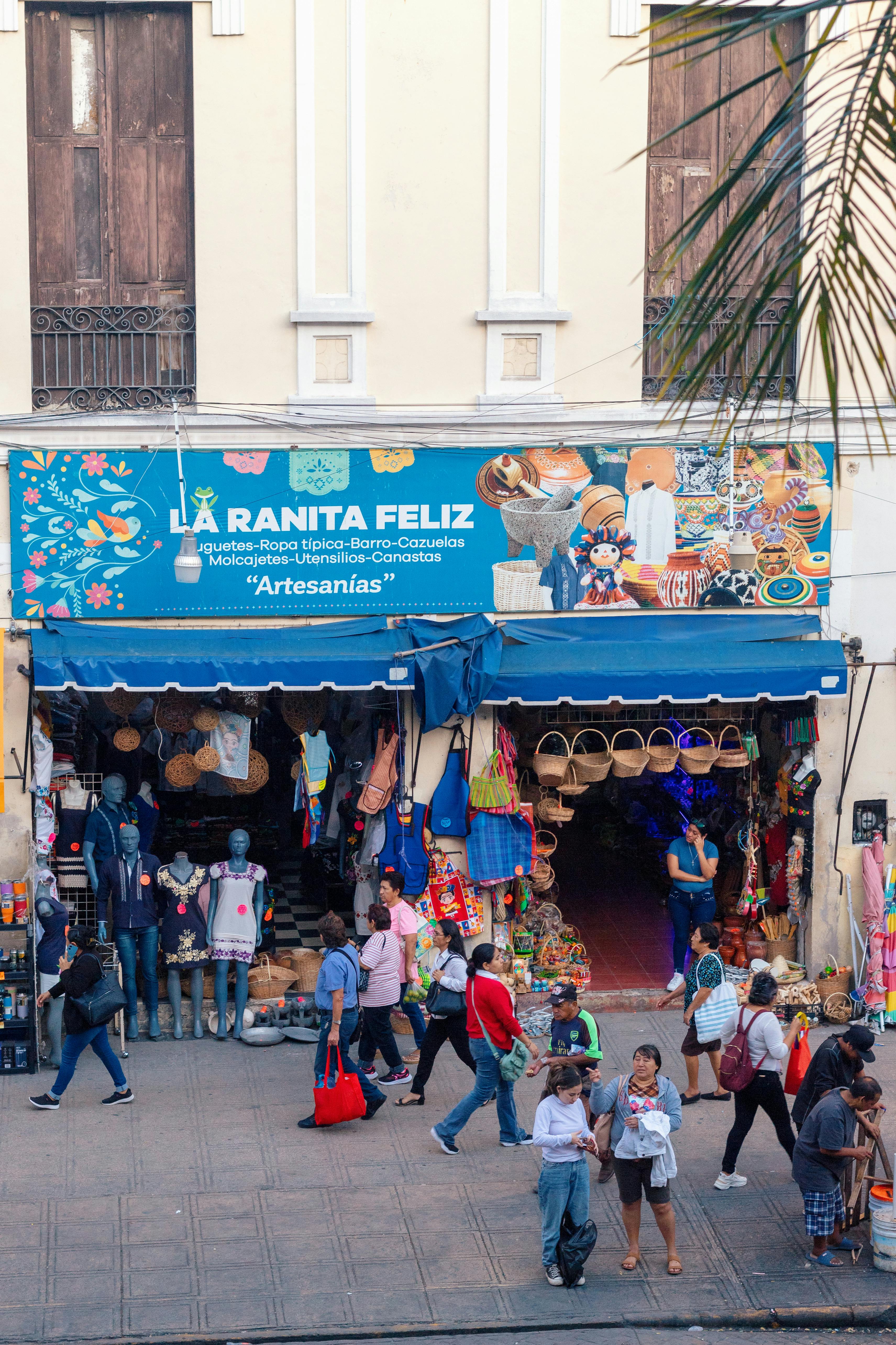 street-in-mexico-city-free-stock-photo