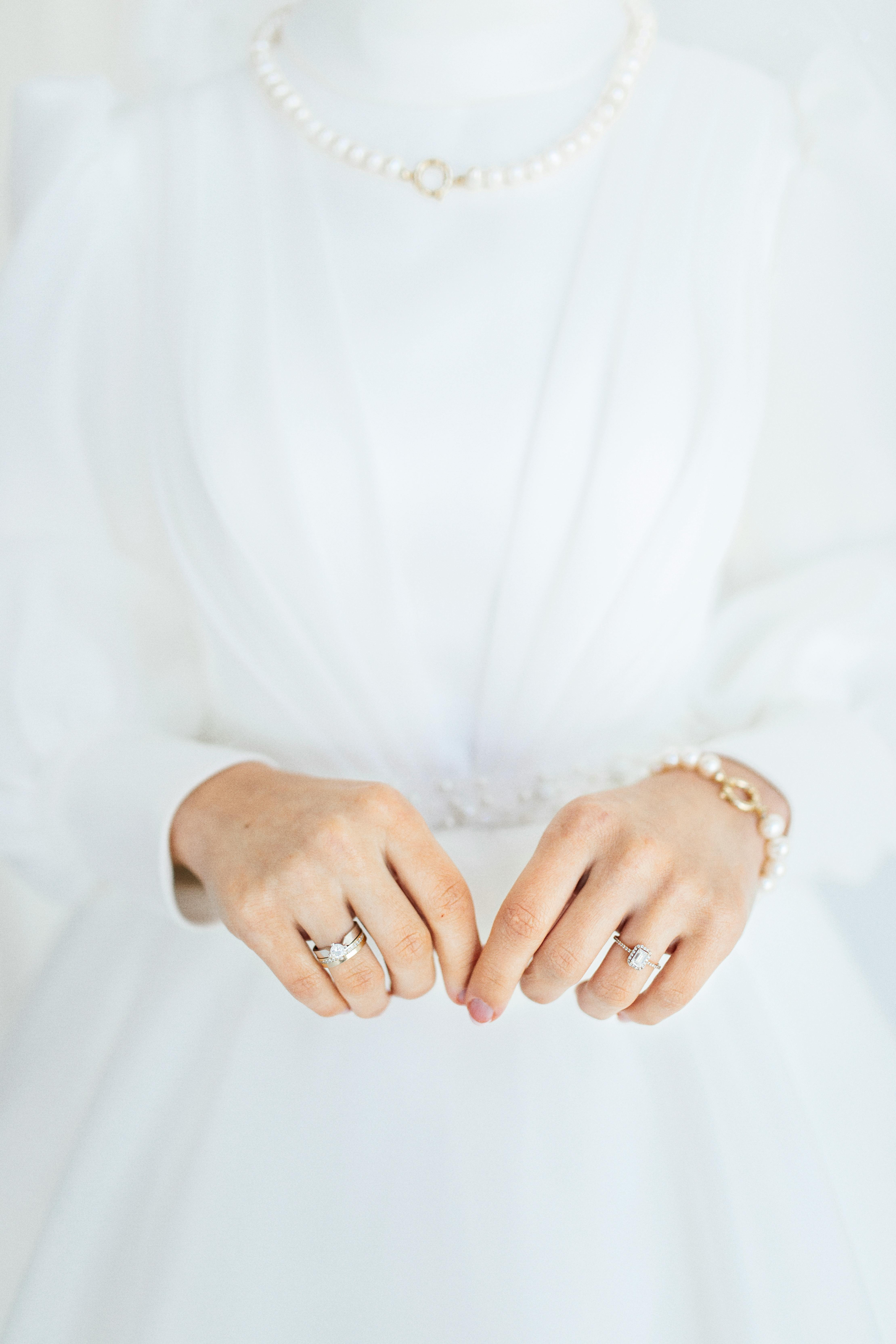 Can I Apply Mascara To My False Eyelashes For Added Volume? Can I Apply Mascara To My False Eyelashes For Added Volume?