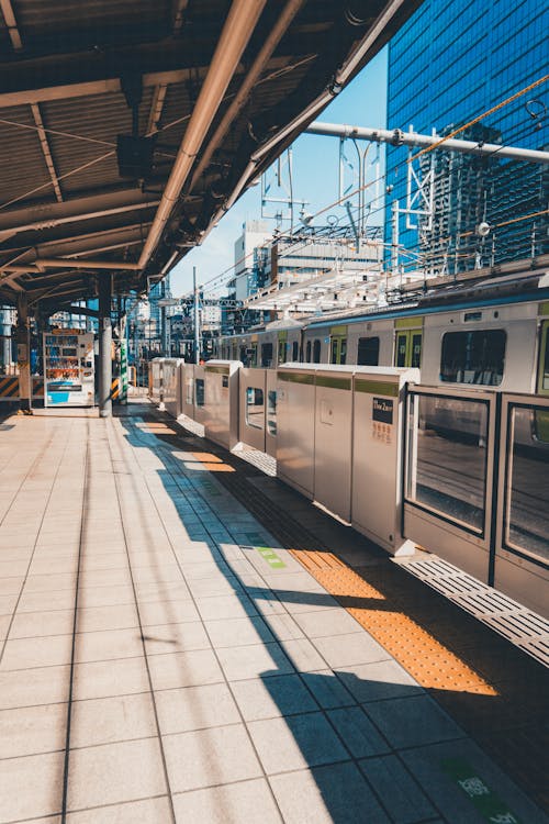 Foto profissional grátis de cidade asiática, cultura japonesa, estação de metrô
