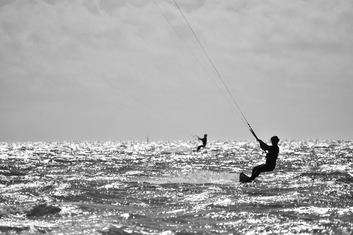 Gratis lagerfoto af kitesurfing