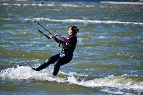 Gratis lagerfoto af kitesurfing