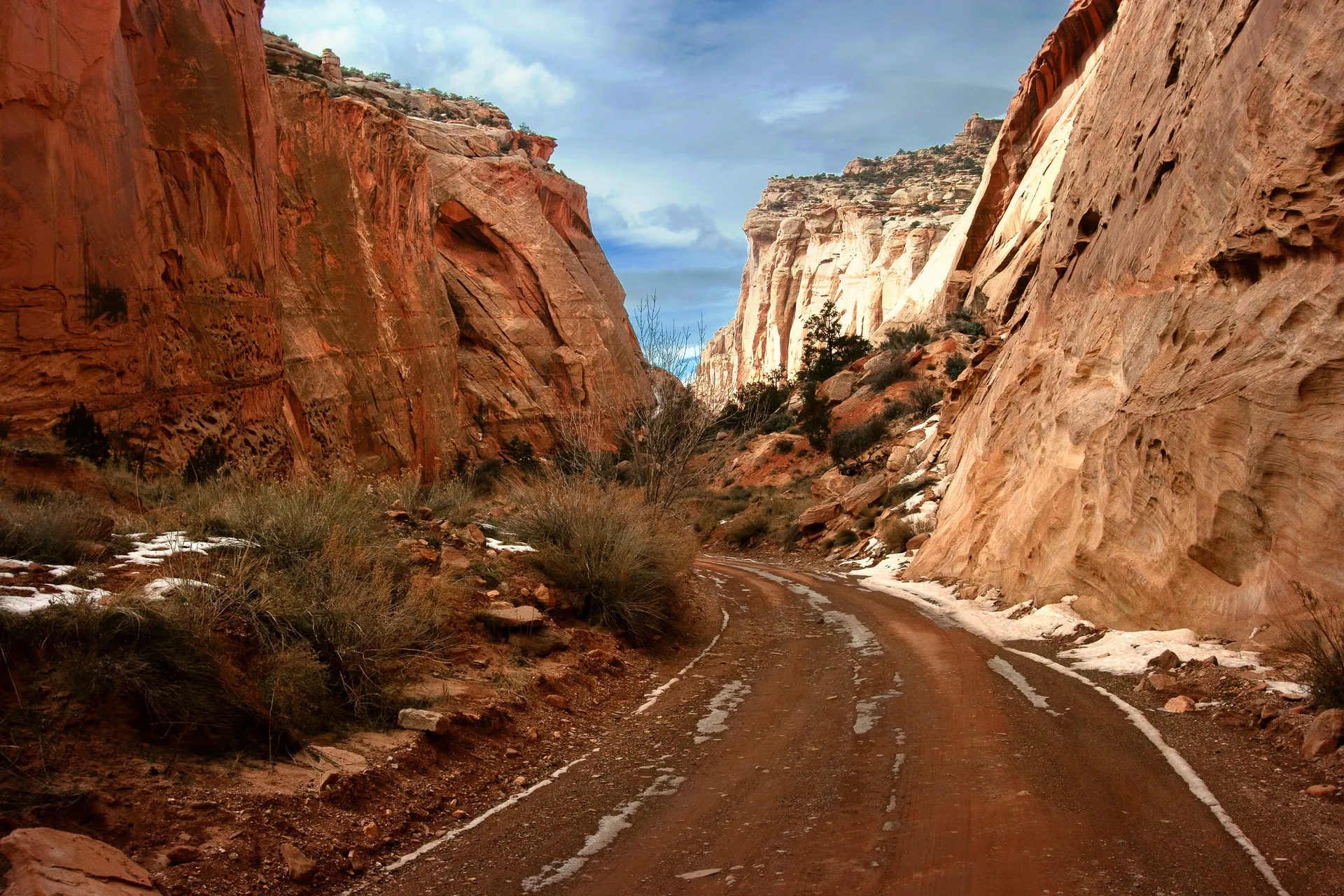 Driving the Capitol Reef Scenic Drive: A Complete Guide
