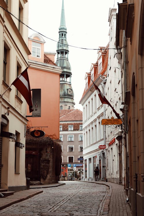 Δωρεάν στοκ φωτογραφιών με aan lichtbak toevoegen, riga, εκκλησία του Αγίου Πέτρου