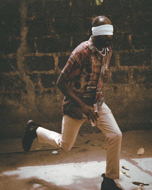 Ingyenes stockfotó afrikai férfi, aszfalt, fedett témában