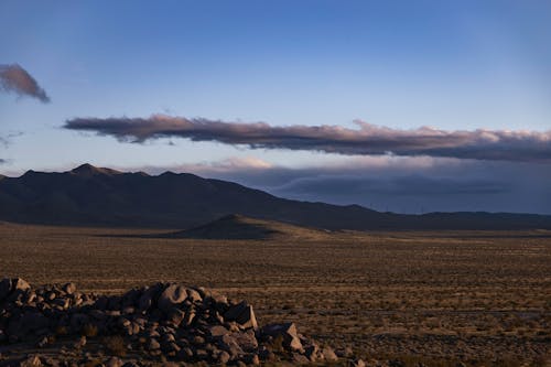 Ingyenes stockfotó felhők, hegyek, sivatag témában