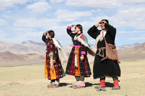 Women in Mongolian Traditional Clothing
