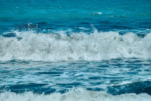 Бесплатное стоковое фото с берег, волна, голубой