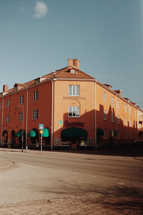 Fotobanka s bezplatnými fotkami na tému budova, jasná obloha, jönköping