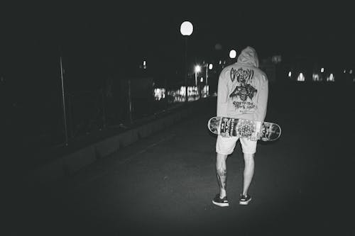 Δωρεάν στοκ φωτογραφιών με longboard, βόλτα, Νύχτα