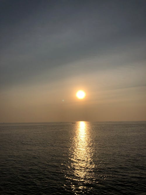 Fotos de stock gratuitas de atardecer rojo, chica al atardecer, cielo del atardecer