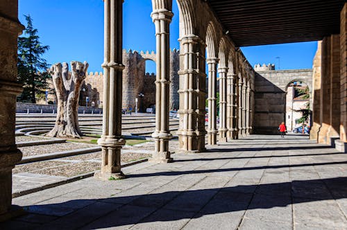 Basílica de los santos Vicente, Sabina y Cristeta