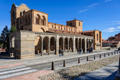 Basílica de los santos Vicente, Sabina y Cristeta