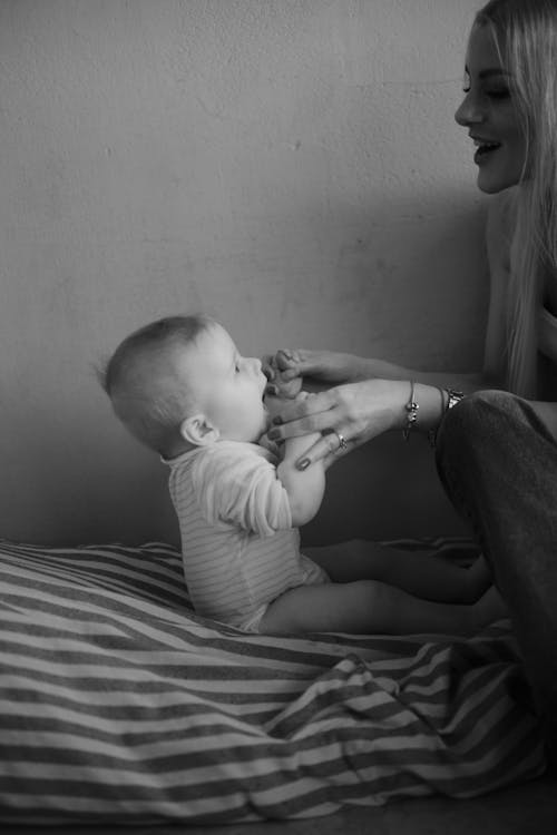 Imagine de stoc gratuită din alb-negru, bebeluș, femeie