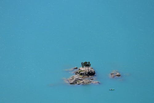 Gratis stockfoto met blauw water, bomen, dronefoto