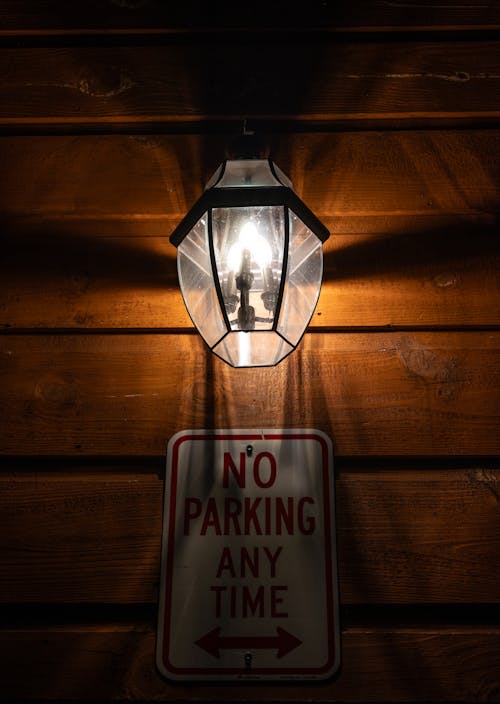 Foto d'estoc gratuïta de aparcament, clareja, il·luminat