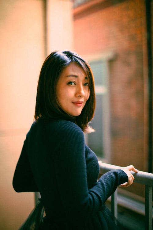 亞洲女人, 咖啡色頭髮的女人, 年輕 的 免費圖庫相片
