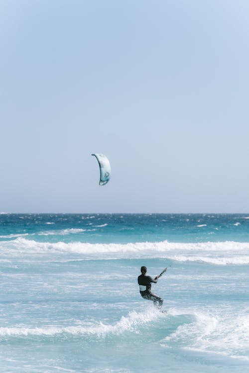 Δωρεάν στοκ φωτογραφιών με kitesurfing, άθλημα, άνδρας
