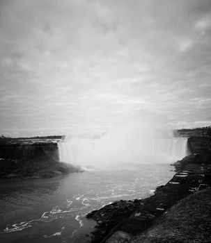 A breathtaking monochromatic view of the iconic Niagara Falls.