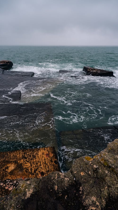 Foto profissional grátis de abismo, beira-mar, mar