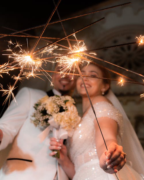 Immagine gratuita di foto del matrimonio, in piedi, sposa