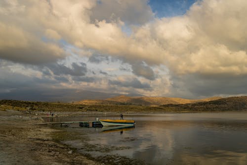 Foto stok gratis awan, danau, ditambatkan