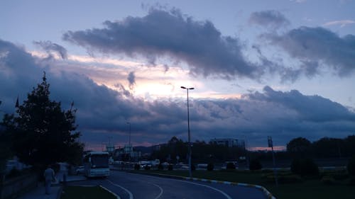 akşam, bulut görünümü, gün doğumu içeren Ücretsiz stok fotoğraf