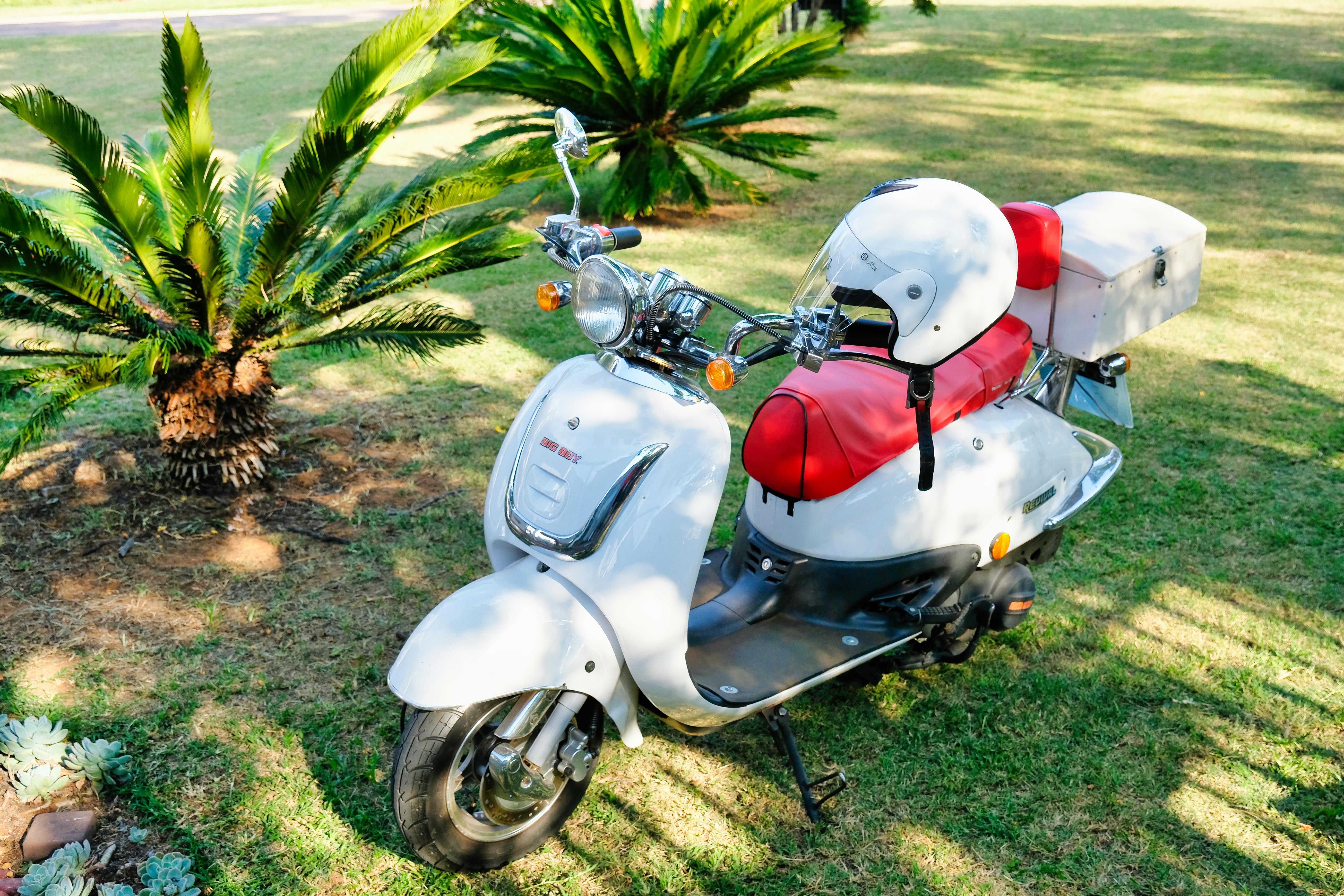 There’s An Electric Scooter Gold Rush Happening In India — Photo by Alexander F Ungerer on Pexels