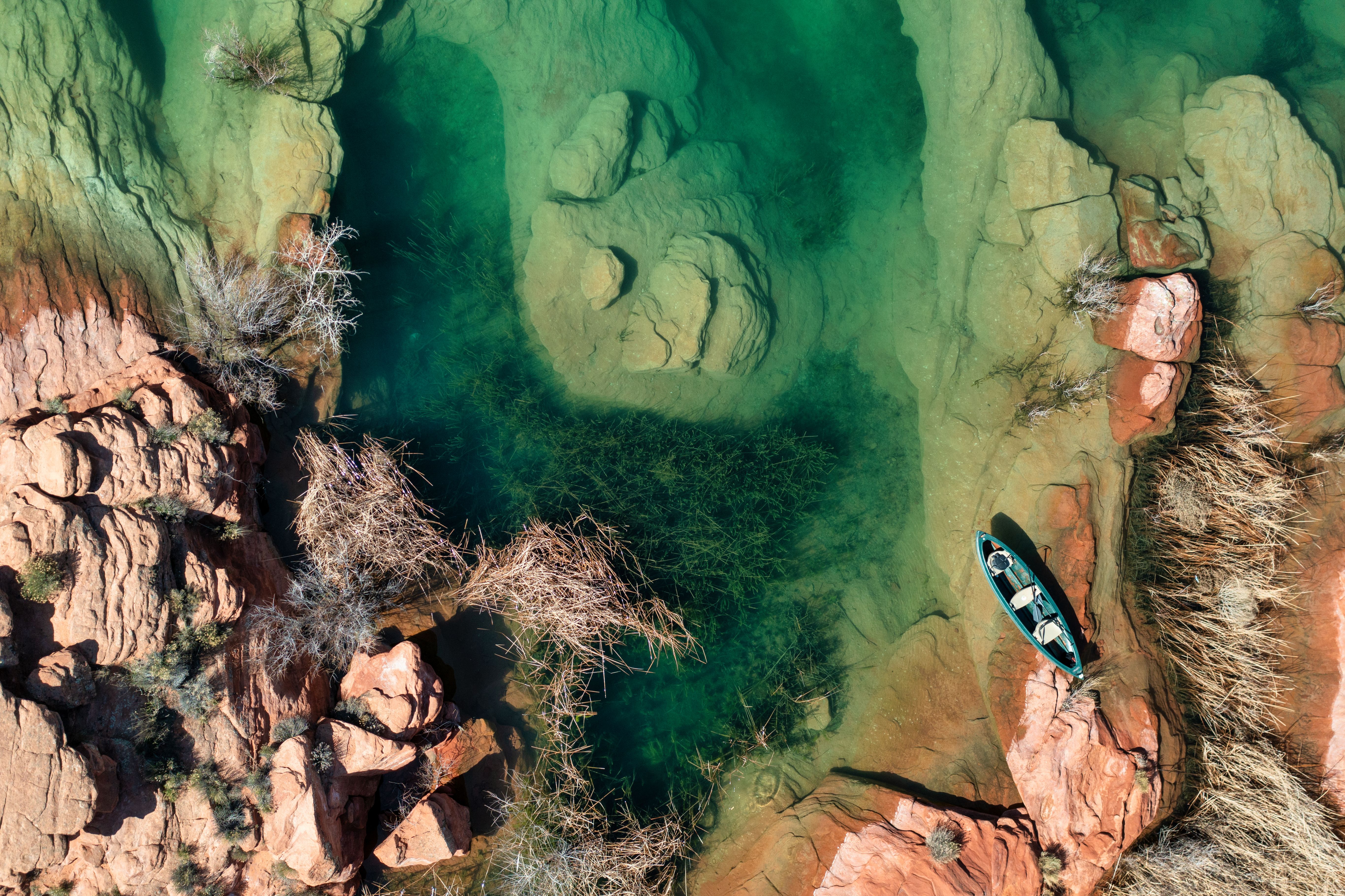 Aerial view of a boat in the water · Free Stock Photo