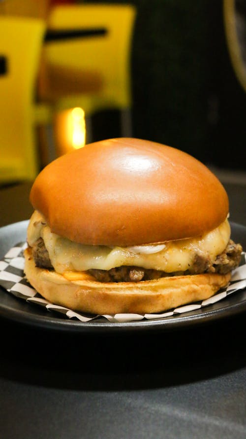 Základová fotografie zdarma na téma cheeseburger, fotografie jídla, jídlo