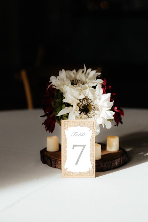 Gratis arkivbilde med blomster, bord, bryllupsfotografering