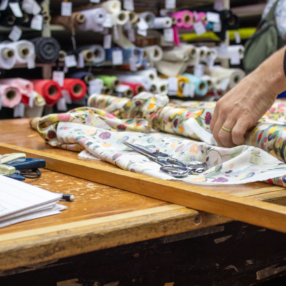 Doune — professional packers wrapping and boxing belongings