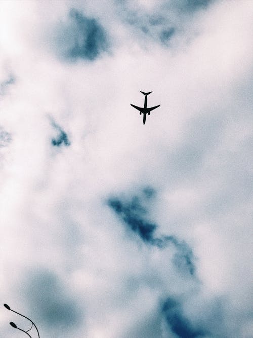 Kostenloses Stock Foto zu blauer himmel, flugzeug