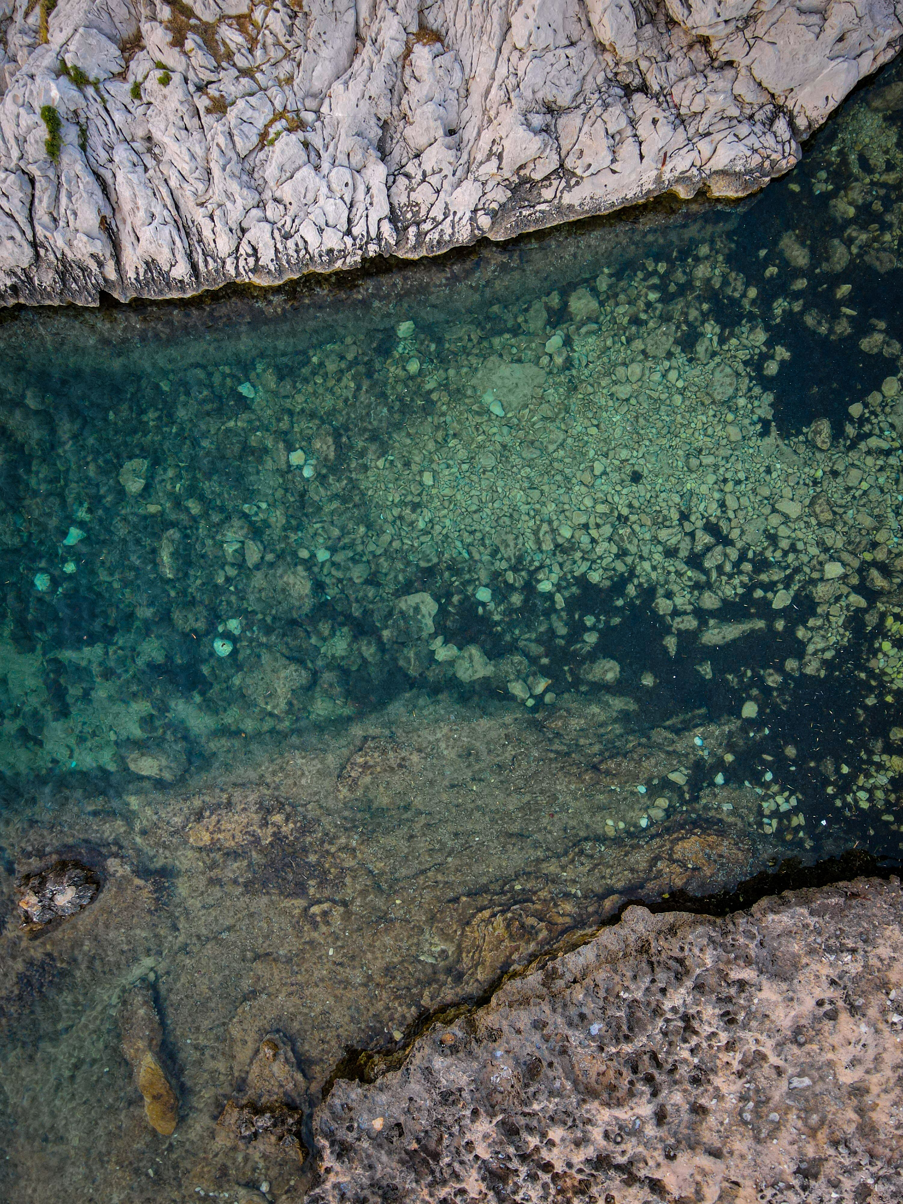 Rocks around River · Free Stock Photo