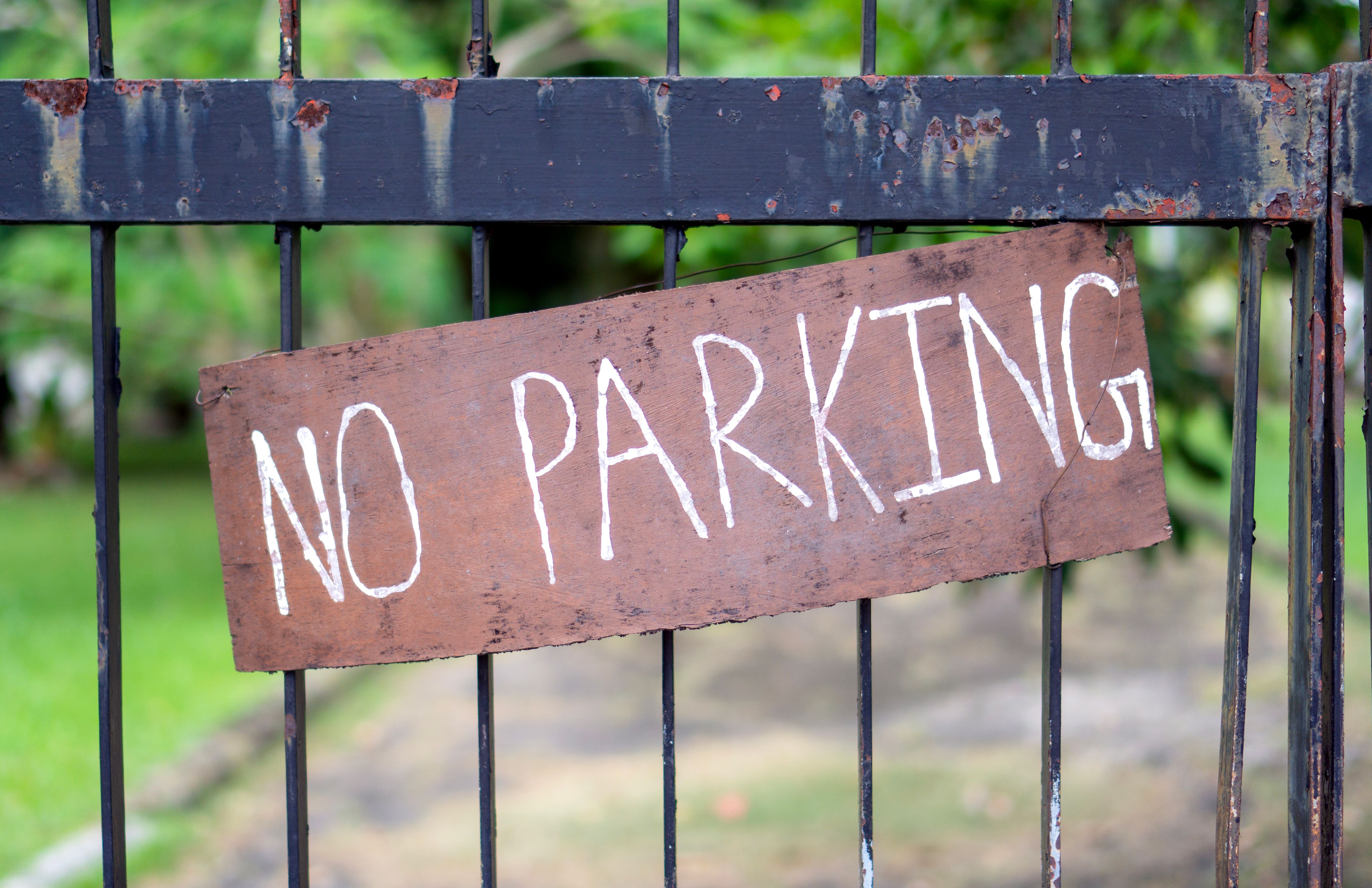 Navigating HOA Rules: Considerations for Real Estate Agents, Buyers and Sellers — Photo by Komet Flicker on Pexels