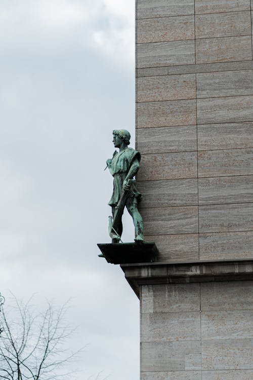 Δωρεάν στοκ φωτογραφιών με άγαλμα, αγόρι, αστικός