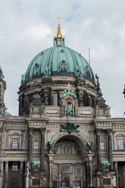 Free Captivating view of Berlin Cathedral's ornate dome under a cloudy sky. Stock Photo
