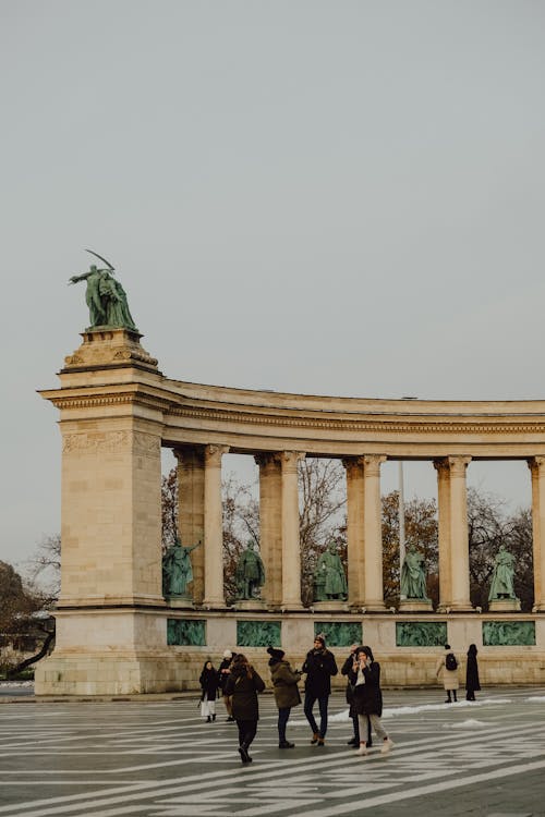 Ilmainen kuvapankkikuva tunnisteilla Budapest, flunssa, ihmiset