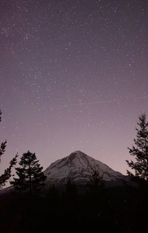 Kostenloses Stock Foto zu astronomie, berg, klarer himmel