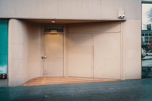 Darmowe zdjęcie z galerii z 916, budynek, drzwi