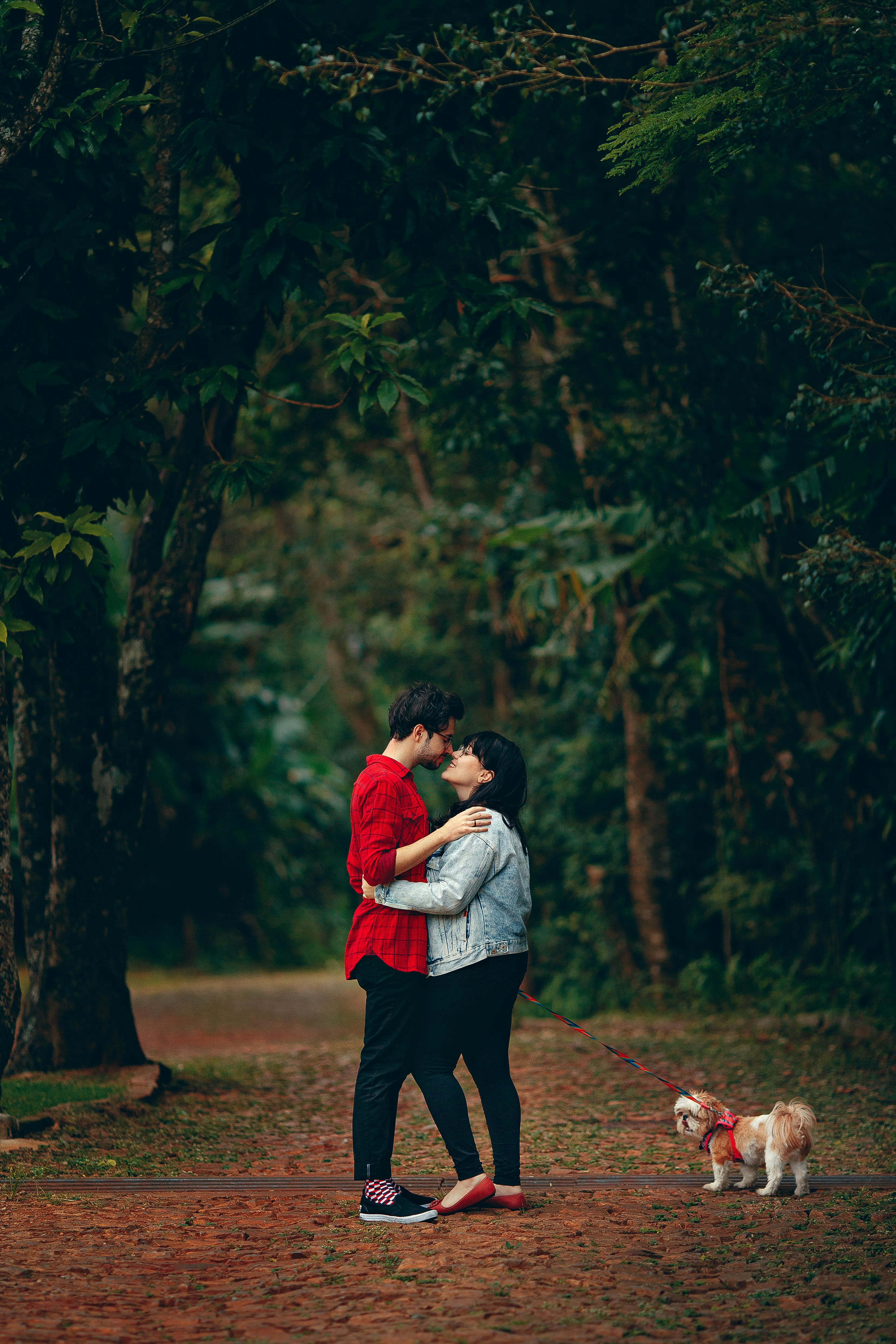 Doce beijo de casal 4K baixar papel de parede