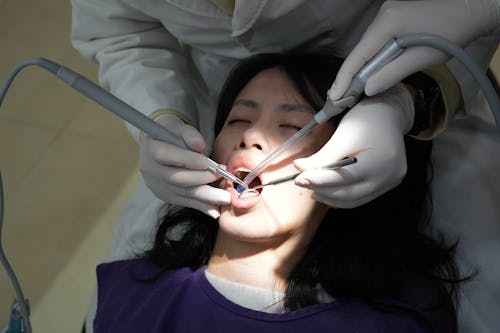 Darmowe zdjęcie z galerii z jasne światło, klinika dentystyczna, kobieta