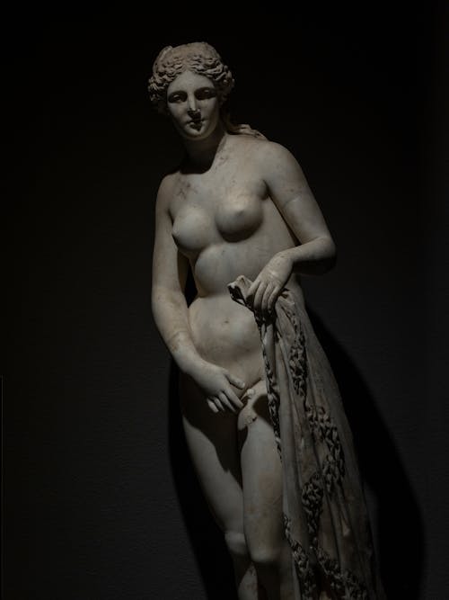 an ancient statue from the Greek era