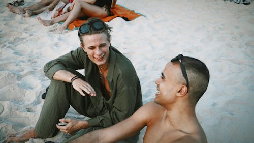 Ingyenes stockfotó barátok, férfiak, homok témában